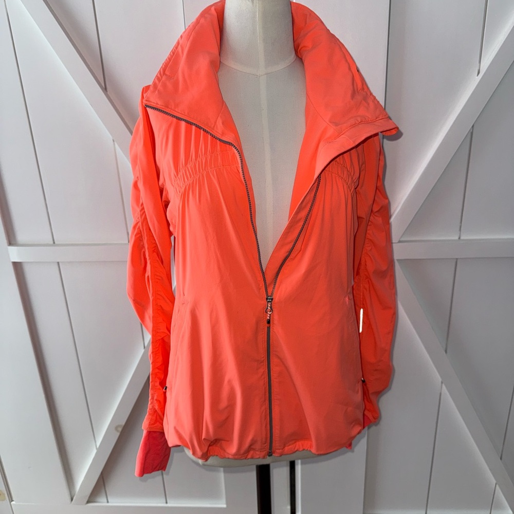 Lululemon Women's Light Weight Zip Up